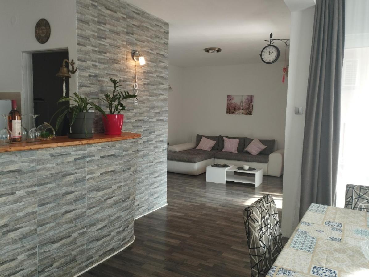 Pocanic'S Apartment كوتور المظهر الخارجي الصورة